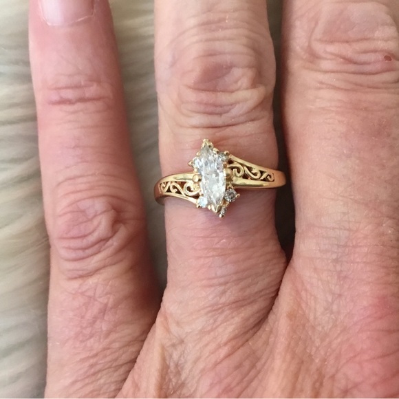 14k Yellow Gold Marquise Diamond Ring - Picture 2 of 16